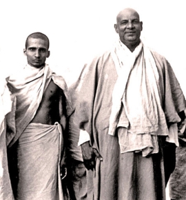 Krishnananda_and_Sivananda_1945